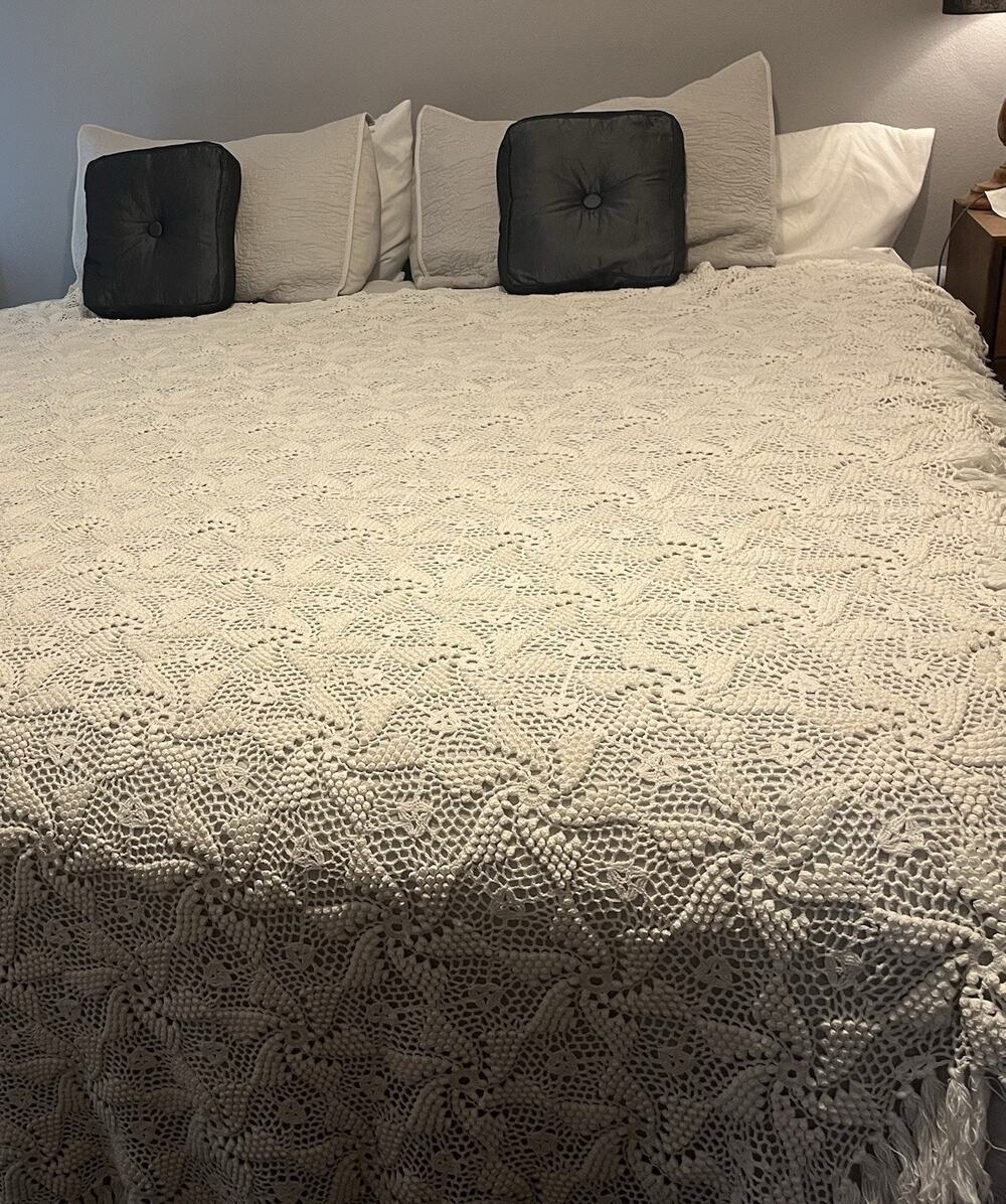 Handmade Crochet Bedspread Coverlet Ivory Popcorn Bobble Fringe 88x81